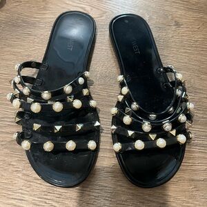 Nine West Gold & Pearl Studded Jelly Sandals | Size 7